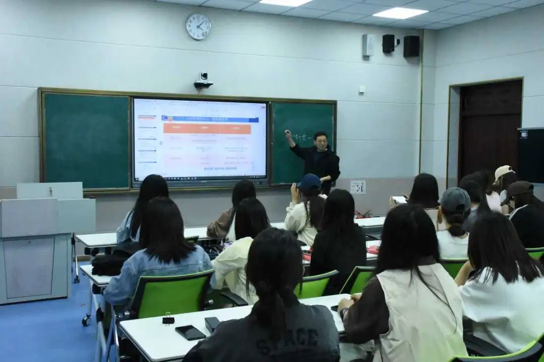 大学生创新创业项目申报书_大学生创新创业书店_大学生创新创业书怎么写